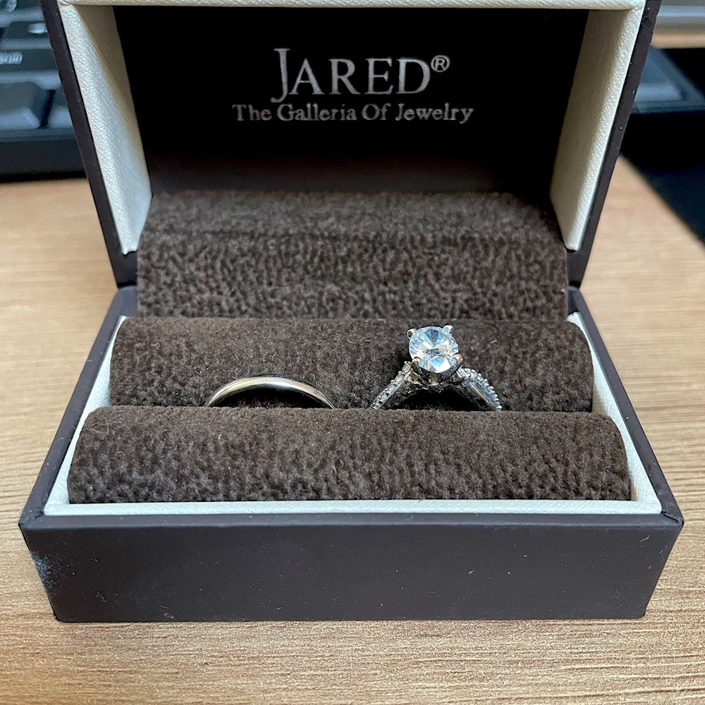 1.15 CT Engagement Ring and 14k White Gold Wedding Band set
